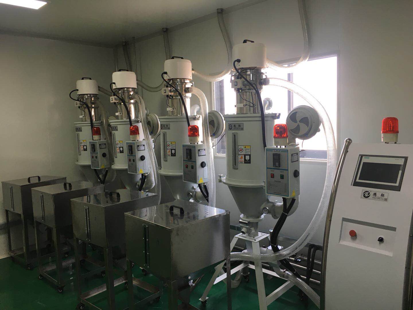 ���빩�ϬF(xi��n)��(ch��ng)�D