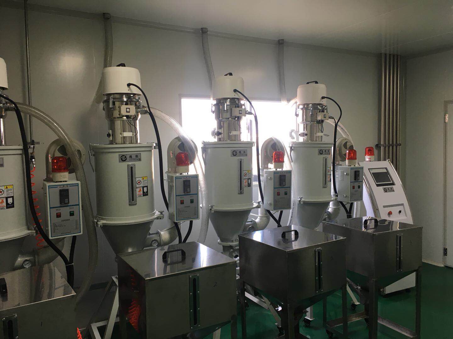 中央供料現(xiàn)場圖 中央供料現(xiàn)場圖