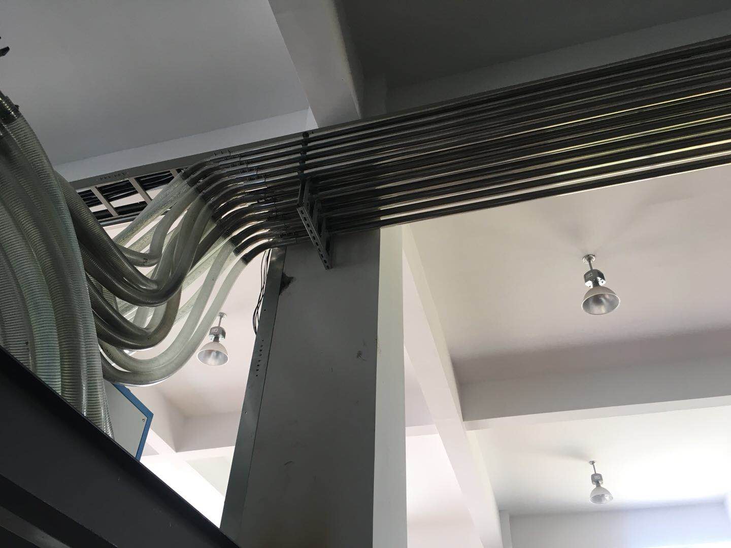 ���빩�ϬF(xi��n)��(ch��ng)�D